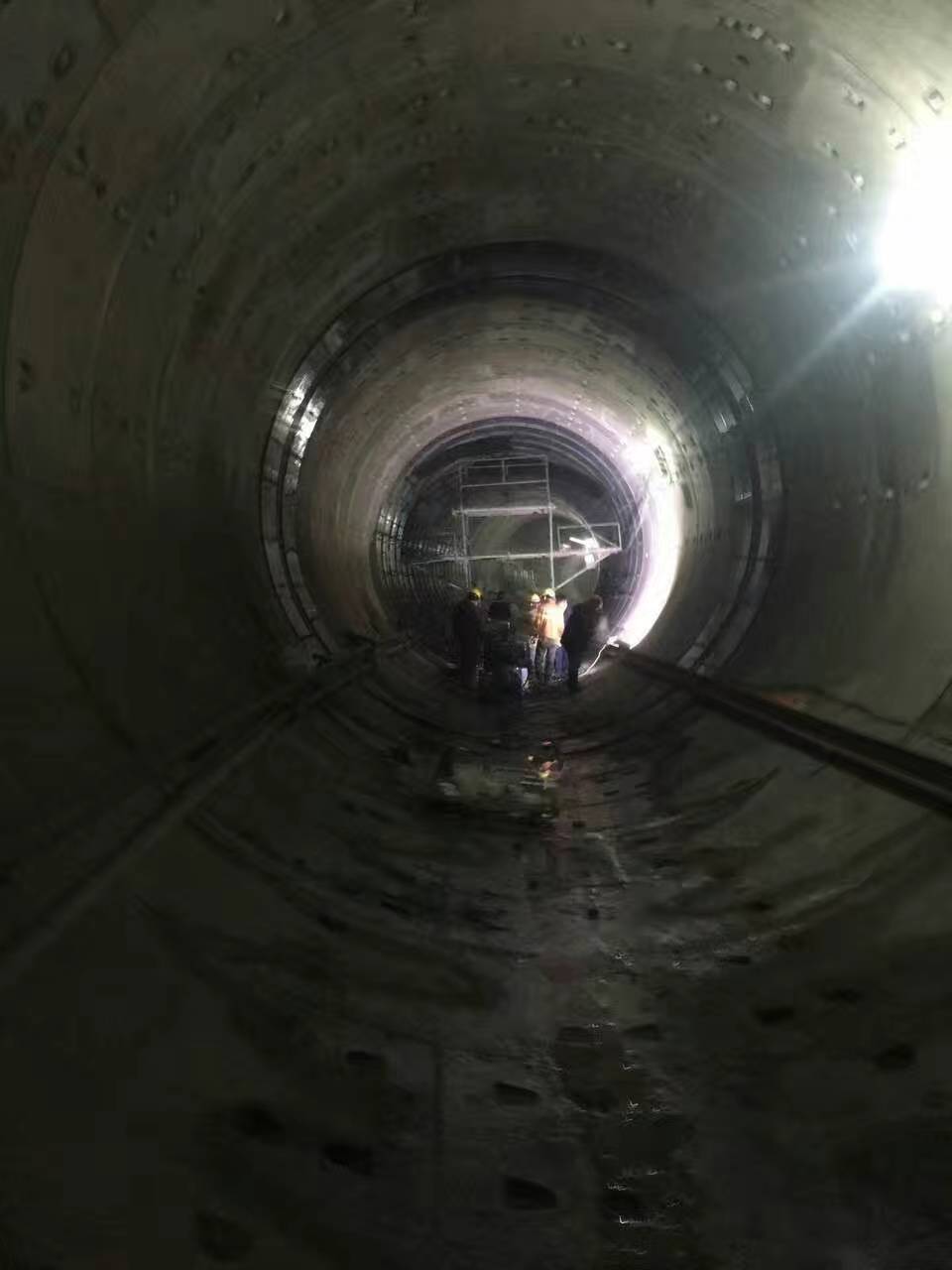 隧道防水堵漏為什么選擇噴涂聚脲彈性體(圖1) 隧道防水堵漏為什么選擇噴涂聚脲彈性體(圖1)